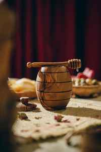 Hermoso Tarro de Miel de Madera Personalizado con Tapa Abatible, Hecho a Mano, Rústico, Clásico, Apto para Calentar, Recipiente para Miel, para Cocina y Camping - Product Image 2