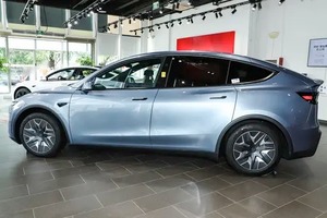 2025ขายดีที่สุดรุ่น <span class=keywords><strong>Tesla</strong></span> รุ่น <span class=keywords><strong>Y</strong></span> L 2026รุ่นมาตรฐานของแท้ขนาดกลาง6ที่นั่ง - Product Image 5