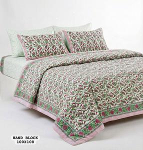 Parure de lit King Size en coton pur, faite main, best-seller, avec 2 taies d'oreiller réversibles à fermeture éclair, idéale pour chambre d'amis, disponible à la vente - Product Image 4