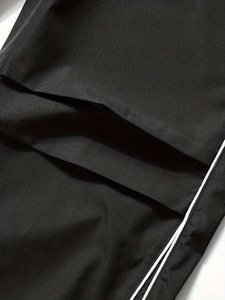 Pantalon de survêtement blanc surdimensionné pour homme, coupe large, avec empiècements latéraux contrastants noirs et détails de passepoil, taille à cordon de serrage – Vente en gros personnalisée - Product Image 6