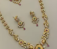 Ensemble collier et boucles d'oreilles en laiton plaqué or avec pierres Moissanite AD de qualité supérieure pour mariage et soirée - Product Image 2