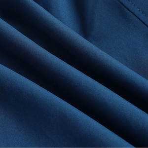 Shorts de sport décontractés pour hommes, respirants, taille haute, 2-en-1, avec poches et boucle porte-serviette, pour la course et la gym - Product Image 4