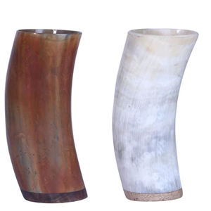 Verre à shot en corne de bœuf véritable de haute qualité, forme naturelle, style nordique, gravé à la main, motif animal, écologique, Noël - Product Image 1