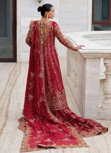 Vestidos de Novia Hechos a Mano por Diseñadores Pakistaníes con Decoraciones de Cristal y Patrones, 100% Seda, Corte en A, Largos hasta el Suelo, con Cola de Corte - Product Image 5