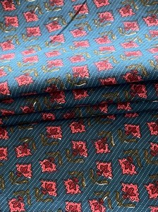 Tela de Algodón Estampada a Mano con Diseño Floral Azul y Rosa, Estilo Buta Jaipur Sanganeri, Material para Vestidos, Textil para Prendas de Vestir, Venta al Por Mayor - Product Image 4