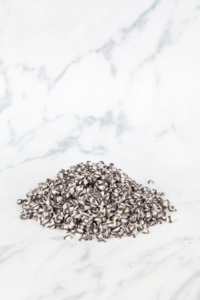 ช็อกโกแลตเวียดนาม OEM ฮาลาล รสเข้มข้น สีขาว ช็อกโกแลตกึ่งหวานแบบชิป 300 กรัม 700 กรัม 5 กิโลกรัม คาเคาทอลค์ FF08 บรรจุภัณฑ์ปรับแต่งได้ รูปแบบแข็ง - Product Image 2