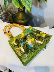 Bolso de Mano Artesanal TIMELESS CRAFT TS-605 con Cuentas, Asa de Bambú, Color Verde Mixto, Forma Personalizada, Bolso de Moda Bordado - Product Image 2