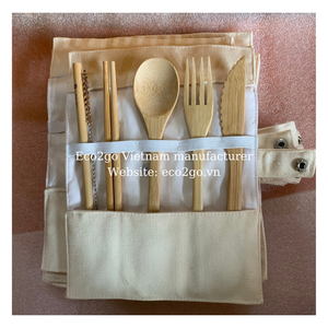 Vente en gros Ensemble de couverts en bambou naturel/Planche à découper en bambou avec couverts avec logo laser gravé Fabriqué par Eco2go Vietnam - Product Image 2