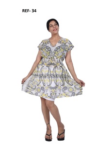 Vestido Mini de Algodón Estampado Paisley con Cuello en V - Product Image 3