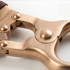Coupe-ongles en acier robuste pour l'entretien et le toilettage des sabots de chevaux - Product Image 4