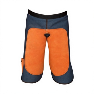 Pantalones de equitación de cuero personalizables con protección reforzada y cintura con hebilla para equitación inglesa y trabajo. - Product Image 6