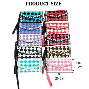 Pochette pour femme en cuir de vachette premium, colorée, à motif damier, travaillée à la main, avec dragonne, porte-cartes et porte-billets, pour l'Expo de mars 2026 - Product Image 2