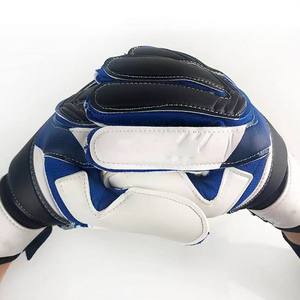 Gants de gardien de but de football en PU antidérapants à fermeture auto-agrippante, imperméables, respirants, professionnels, pour l'extérieur, à prix de gros - Product Image 3
