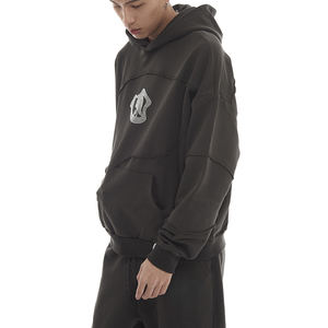 Vente en gros de sweats à capuche pour hommes en coton de haute qualité, personnalisés, unis, avec design de strass thermocollés - Product Image 3