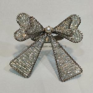 Anillos de Servilleta de Malla Metálica Hechos a Mano con Cuentas Navideñas Brillantes de Diferentes Formas para Decoración de Mesa y Fiestas - Product Image 2