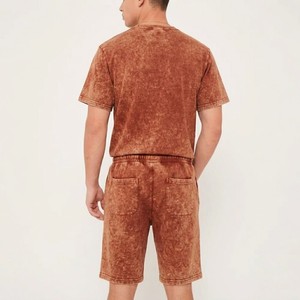 Ensemble coordonné pour homme, effet délavé à l'acide, style vintage, tons terreux, t-shirt oversize et short décontracté, tenue streetwear style désert - Product Image 2