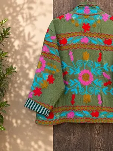Veste en velours brodé de luxe pour femmes, motif floral, col montant, style bohème ethnique, vêtements décontractés, vêtements d'extérieur pour l'automne - Product Image 4