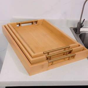 Bandeja de Servir de Madera Maciza Hecha a Mano con Diseño Grabado, Acabado de Grano Natural de 1 cm, Ecológica y Duradera, para Bebidas - Product Image 2