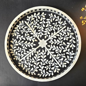 Bandeja Decorativa Redonda con Incrustaciones Florales, Hecha a Mano con Artesanía de Primera Calidad para un Estilo Elegante en el Hogar, Artesanía en Madera - Product Image 1