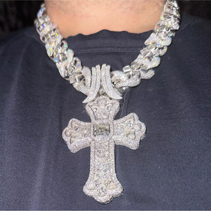 Collier Hip Hop Unisexe en Argent Sterling 925 Plaqué Or avec Pendentif Lettre Cœur Micro Sertie de Moissanite Certifiée pour Usage Quotidien - Product Image 6