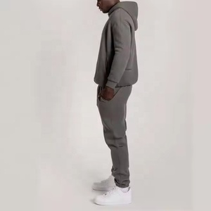 Ensemble de survêtement gris à capuche pour homme de haute qualité en coton/polaire, couleur unie, décontracté, avec poches latérales - Product Image 3