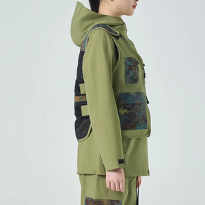 Nouvelle veste Softshell Varsity 2026 personnalisée imperméable coupe-vent pour femme, veste d'entraînement zippée en tricot, fabriquée au Pakistan pour femme - Product Image 2