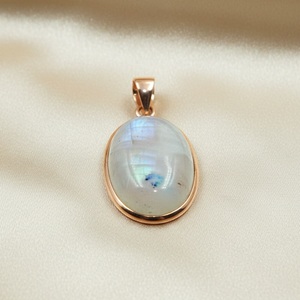 Pendentif en Pierre de Lune Arc-en-ciel Bleue Naturelle, Cabochon Ovale en Argent Sterling 925, Collier Cristal de Guérison Plaqué Or, Bijoux pour Femme - Product Image 2