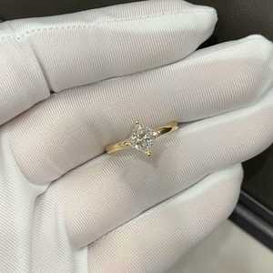 แหวนเพชรทรงปรินเซสคัท 2.02 กะรัต ผลิตในห้องปฏิบัติการ สำหรับผู้หญิง ทองคำแท้ 14K ของขวัญงานแต่งงานสำหรับคู่รัก - Product Image 6