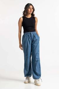 กางเกงยีนส์ทรงหลวมสำหรับผู้หญิง พิมพ์โลโก้ตามสั่ง ใส่ได้ทุกฤดู สตรีทแวร์ รับผลิตแบบ OEM - Product Image 3