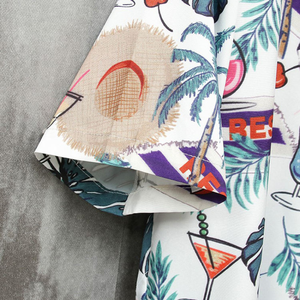 Chemise de style hawaïen à impression numérique de haute qualité pour hommes, chemise décontractée à coupe ajustée avec personnage personnalisé - Product Image 4