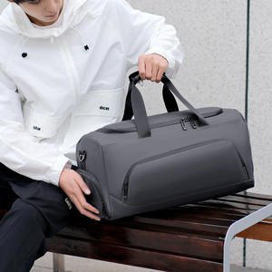 Bolsa de Lona Negra TITAN TREAD WEAR con Asa Superior y Correa de Hombro Ajustable, Bolsa de Viaje y Gimnasio de Gran Capacidad - Product Image 4