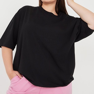 Camiseta de algodón súper suave, elegante y casual para mujer, recién llegada, diseño estampado, talla grande, hecha en Bangladesh. - Product Image 2