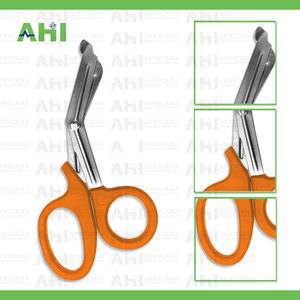 กรรไกรตัดผ้าพันแผลสีเหลืองเข้มสำหรับงานแพทย์ฉุกเฉิน ยี่ห้อ Africana Healthcare Industry ผลิตจากสแตนเลส เหมาะสำหรับพยาบาลและบุคลากรทางการแพทย์ - Product Image 2