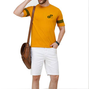 Conjunto de pantalones cortos de verano para hombre, ligeros, transpirables, cómodos, ajuste flexible, perfectos para gimnasio, correr o uso casual. - Product Image 1