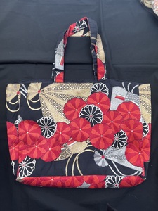 Precios Razonables, Calidad Excepcional, Bolsos Tote Japoneses Hechos a Mano con Tela de Kimono Reciclada, Tamaño Grande, Únicos, al por Mayor - Product Image 3