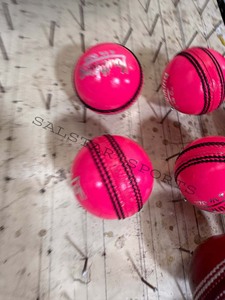Ballon de cricket de qualité supérieure pour jeunes, en cuir de première sélection, couleurs personnalisables, variétés de logos, ballons pour juniors - Product Image 2