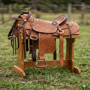 Selle de cheval western classique en cuir véritable pour la randonnée équestre, le travail à la ferme, l'entraînement des chevaux, les événements équestres et la pratique quotidienne. - Product Image 1