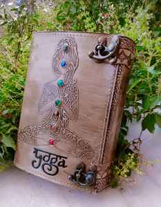 Elegante Cuaderno de Cuero Genuino Clásico A4, Recargable, Tapa Dura, Profesional, de Viaje, 7 Stone Lady Leather Journal - Product Image 5