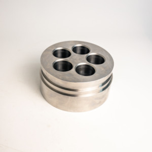 Bloque Colector Redondo de Acero Inoxidable de Alta Precisión Certificado ISO9001 AMT VINA, Componente de Torneado y Fresado CNC Personalizado - Product Image 2