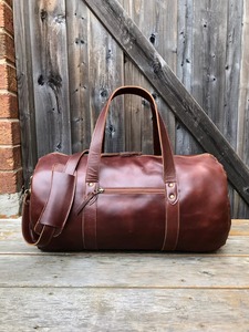 กระเป๋าหนังแท้ทำมือทรงดัฟเฟิล สไตล์วินเทจ สำหรับเดินทางช่วงสุดสัปดาห์  ขนาดใหญ่ ใส่ของได้เยอะ  สำหรับผู้ชายและผู้หญิง  มีซิป - Product Image 2