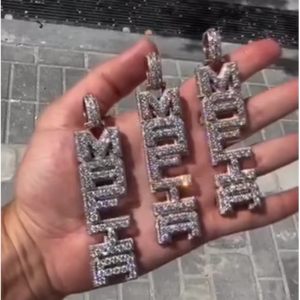 จี้เพชรฮิปฮอปแบบกำหนดเองพร้อมใบรับรอง GRA ตัวอักษรชื่อตามสั่ง เงินแท้ 925 ประดับเพชร VVS เต็มตัว สไตล์แร็ปเปอร์ จี้โมอิสซาไนต์ - Product Image 1