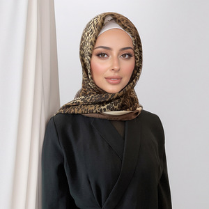 Pañuelo Hijab de Chifón Floral/Liso para Mujer, Transpirable, para Uso Diario, Estilo de Medio Oriente, Poliéster Suave al Tacto - Product Image 2