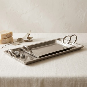 Bandeja de Servir de Metal Plateado de Lujo con Diseño de Mimbre y Asas, Elegante Plato Rectangular Decorativo para Fiestas - Product Image 3