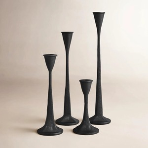 Candelabro Moderno Minimalista de Metal Negro con Base Geométrica, Portavelas Redondo de Hierro Negro Mate Contemporáneo para Mesa - Product Image 3