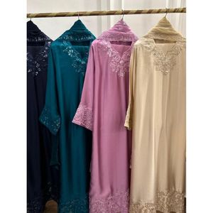 Ensemble Kaftan 3 Pièces en Soie Russe Style Designer pour Femme avec Chemise Brodée de Paillettes, Dupatta en Chikankari Travaillé et Assorti - Product Image 1