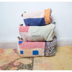 Ensemble de trois trousses à cosmétiques en coton imprimé à la main style Kantha indien, étui à accessoires, sac de voyage pour femme, Kantha fait main - Product Image 6