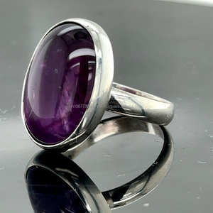 Bague minimaliste ovale en argent 925K avec pierre d'améthyste naturelle faite à la main Bague d'améthyste violette en pierre de février - Product Image 2
