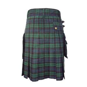 Kilt utilitario tartán negro para hombre con bolsillos tipo cargo y correas ajustables - Product Image 1