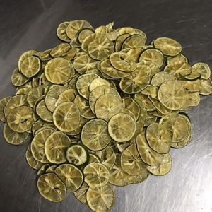 Très demandé : Tranches de citron vert séchées de qualité supérieure, roues de citron vert déshydratées, durables, OEM, marque privée, vente en gros, export - Product Image 2