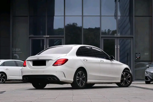 Mercedes-Benz Clase C Sedán 2015, 5 Asientos, Interior de Cuero, Faros LED, Neumáticos R18, Volante a la Izquierda, Gasolina, Automático, Aire Acondicionado - Product Image 5